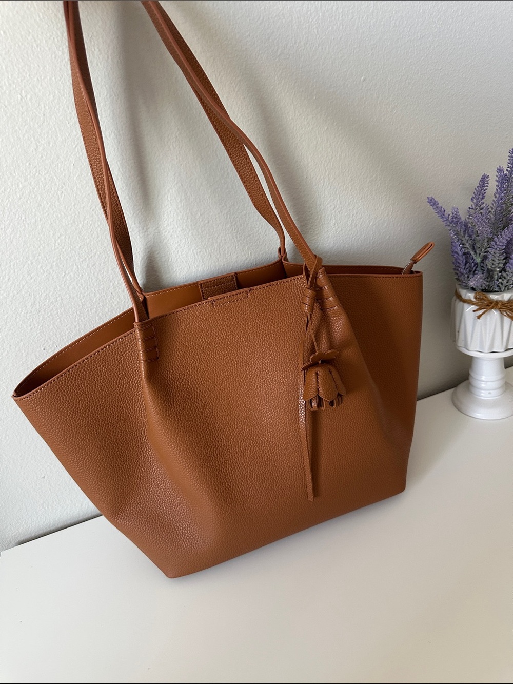 Classic Women's Tote Bag in Cognac Brown